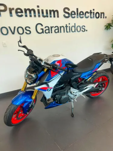 BMW F 900 R PLUS BLUE.