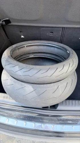 Par pneus 190/55/17 e 120/17