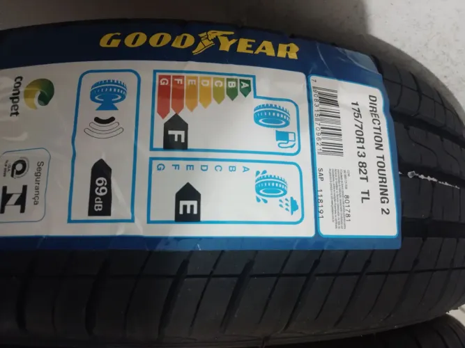 Pneus  13  500 reais