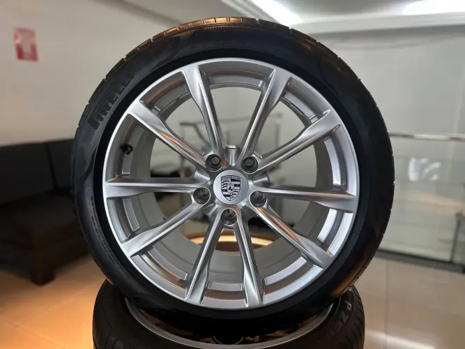 Roda da Porsche 718 Cayman original
