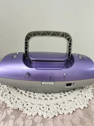 Rádio Philco antigo sem teste para decoração.