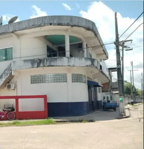 Casa com 3 dormitórios à venda, 352 m² - São Francisco - Barcelos/AM