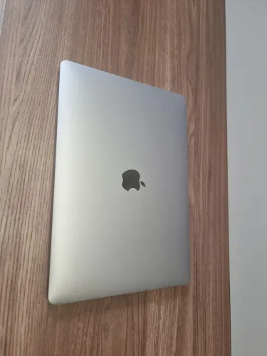 MACBOOK PRO A2159 2019 CORE I5 COM TELA QUEBRADA