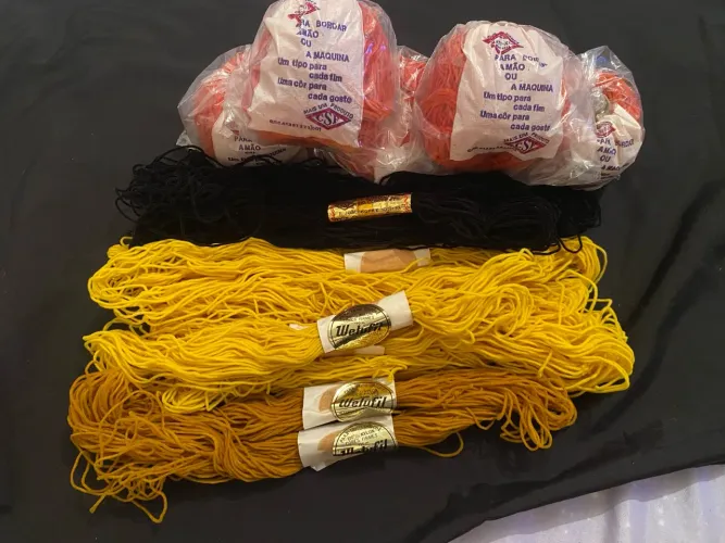 Lote Linha De Bordado Chenille Welufil Tapeçaria E Crochê (890m) + Kit Brinde