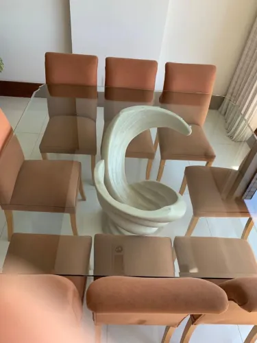 Mesa de Jantar Tampo de Vidro e Base Escultural
