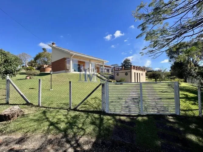 Casa de Condomínio à Venda em Bragança Paulista - SP