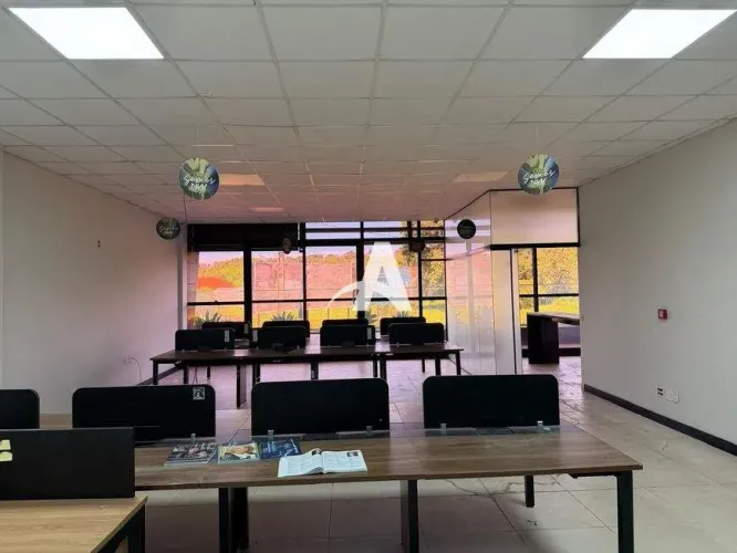 Sala Comercial para aluguel, 6 vagas, Vigilato Pereira - Uberlândia/MG