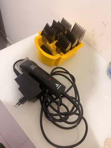 Máquina de tosa pet com adaptadores Andis 220