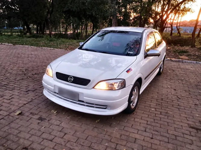 Chevrolet Astra 2.0 8V/ CD 2.0 8V Hatchback 5P MEC 1998