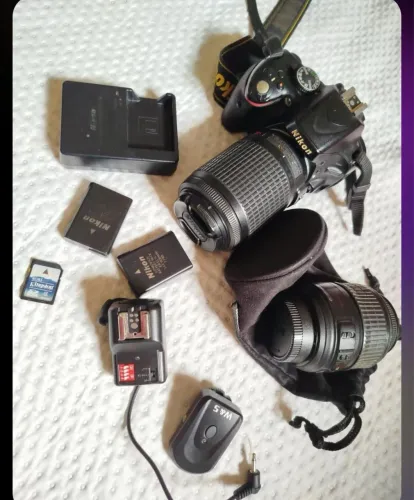 Nikon D5100 + 2 Lentes + Acessórios