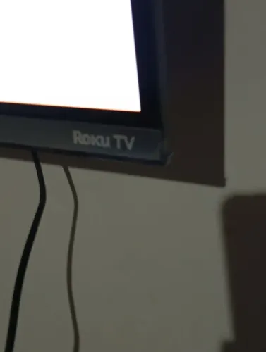 Vendo smartv 32 polegadas Roku 1 mês de uso