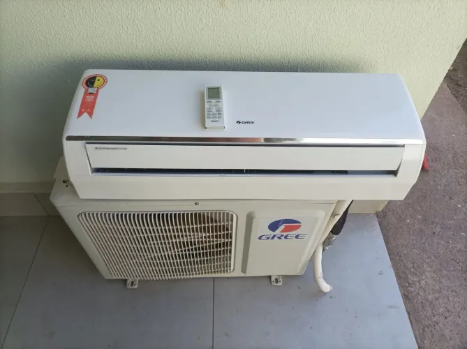 Vendo ar condicionado 12 mil btu convencional instalado