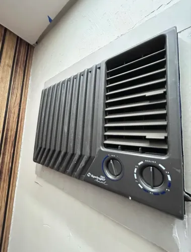 Ar condicionado de parede Springer 7500 BTu