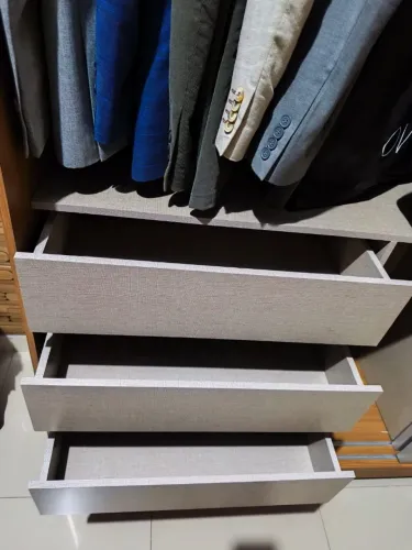 Guarda-roupa novo. Grande, bonito e espaçoso