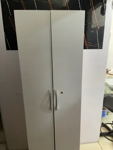 Armário itens de limpeza 