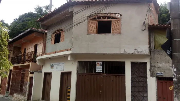 Vende-se treis andares
