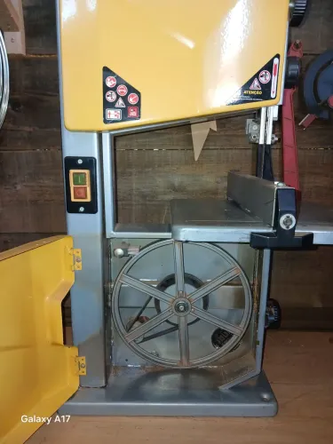 Serra fita de bancada Nagano