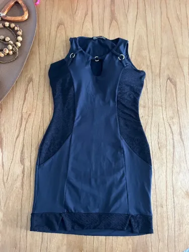 Vestido tubinho lindo preto | M