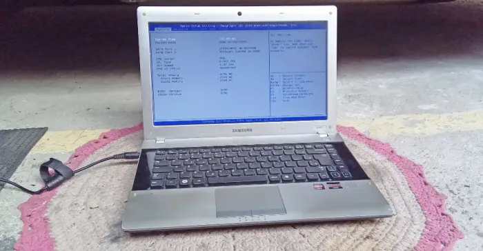 Notebook Samsung RV415 4GB tela de 14 para peças