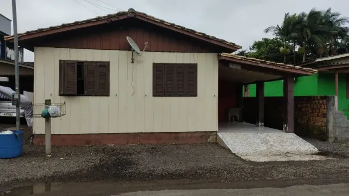 Aluga casa 3 quartos Jacinto Machado
