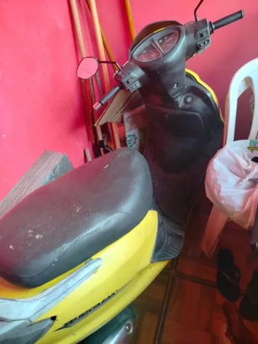 Bem conservada so pega e andar 