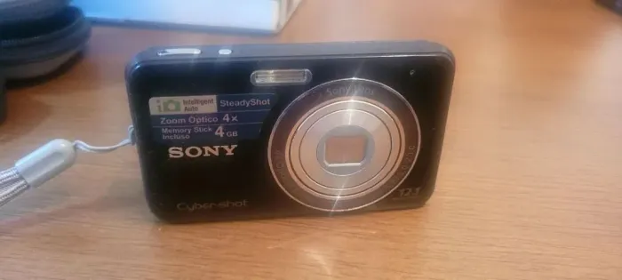 Câmera Digital Sony Cyber-shot 12.1 MP - Zoom Óptico 4x (Estilo Vintage/Y2K)