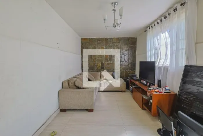 Casa à Venda - Cachoeirinha, 2 Quartos, 99 m2