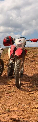 CRF 230f- ano 2010 com vários acessórios 