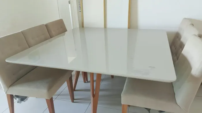 Vendo Mesa com 6 Cadeiras Alto Padrão (Novíssima)