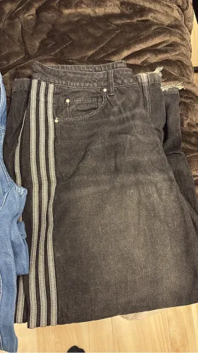 Calça Adidas Flare