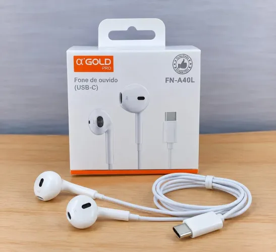 Fone de ouvido com fio tipo C