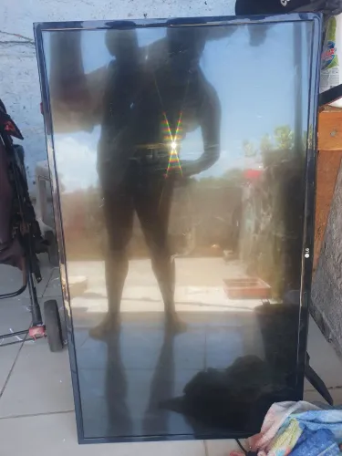 TV LG leia a descrição 