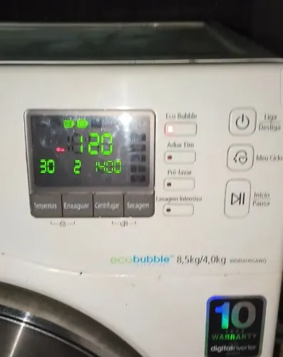 Lava e seca roupas inverter defeito
