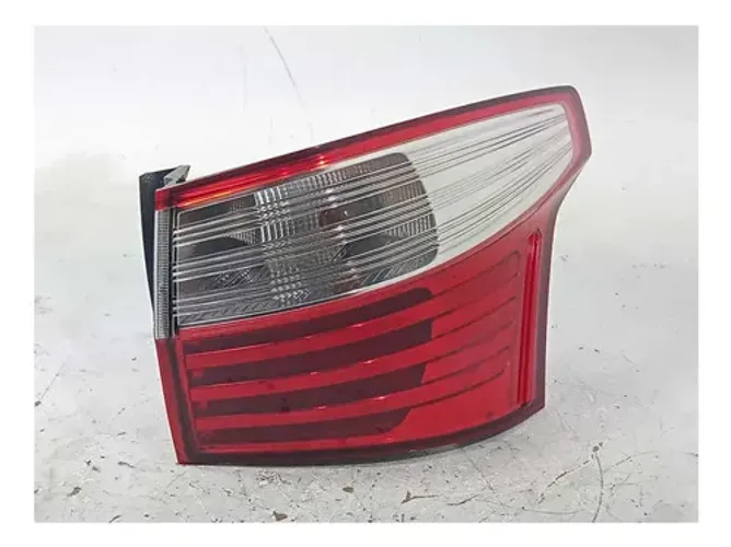 Lanterna Traseira Direito Fiat Grand Siena 2013 À 2016 Direito/passageiro Vermelho