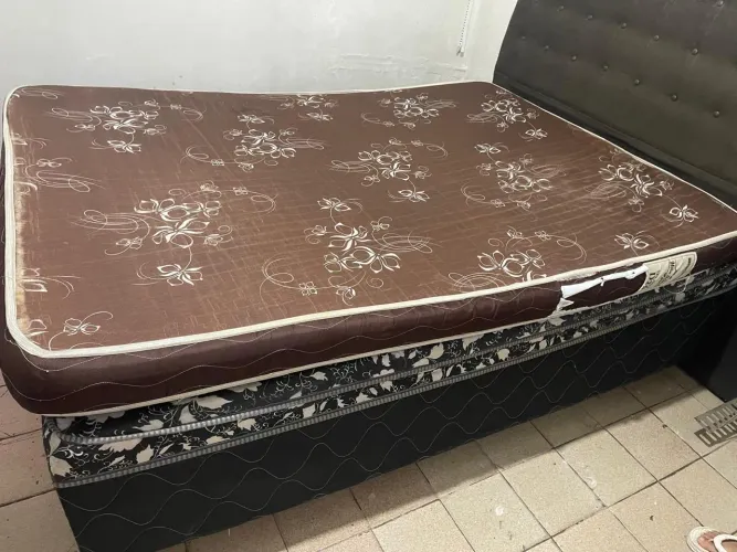 Cama de casal box pra sair rápido 