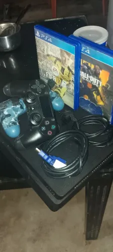 PS4 PERFEITO PRA VC QUE QUER DESFRUTAR DE JOGOS E GRAFICOS ENCRIVEIS.
