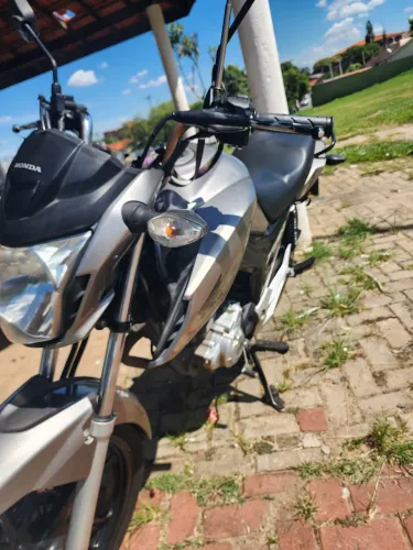 CG 160 Fan - Muito Nova, Só Pegar e Rodar