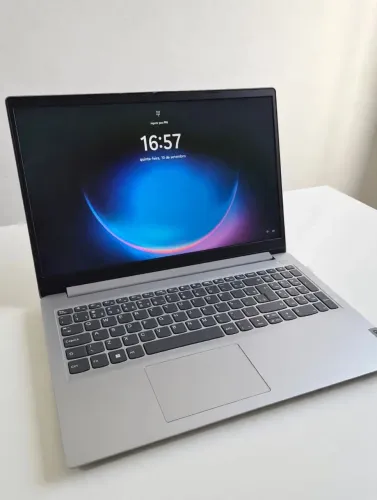 Lenovo IdeaPad i7 12ª Gen 12GB/512GB*