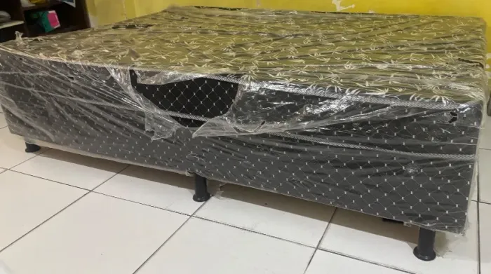 Vendo cama box casal R$ 250,00