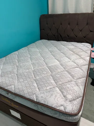 Cama box casal e cabeceira Usado Conservadíssimo