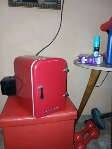Mini geladeira portátil Multilaser 220V