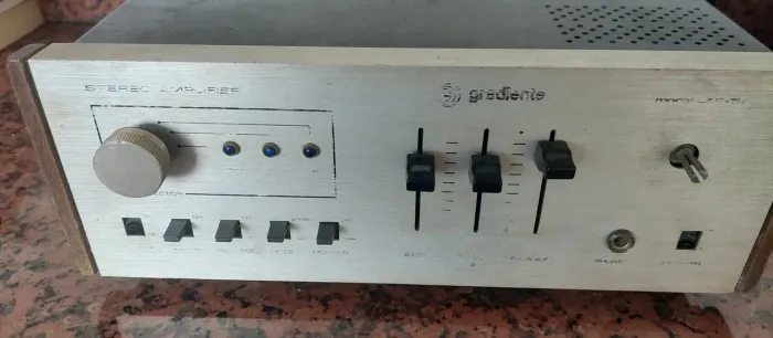 Amplificado Gradiente Lab-45 som antigo rádio radiola vitrola toca disco tape deck som 3x1