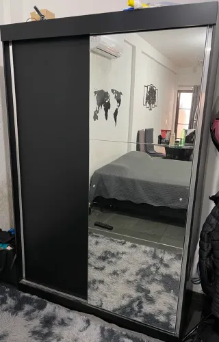 Guarda Roupa muito conservado ( vendendo pois estou de mudança )