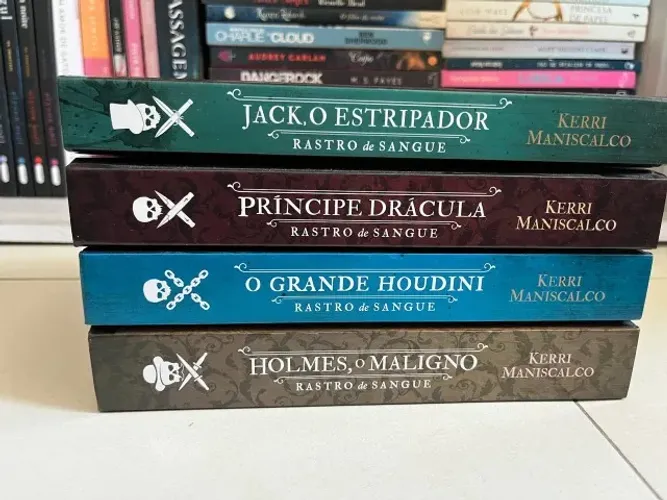 Rastro de Sangue 1-4 | Kerri Maniscalco | Capa Dura | Impecáveis