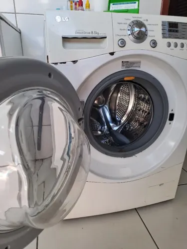 Máquina de lavar LG DirectDrive 8.5kg