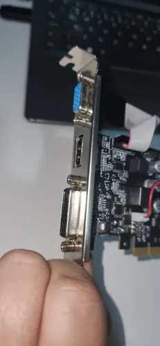 Placa De Vídeo Nvidia Ge Force Gt610 2gb Ddr3 Hdmi Vga Dvi