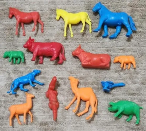 Lote com 13 animais Guliver antigos