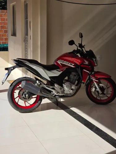 Twister 250cc 2022 vermelha 