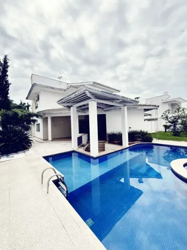 Sobrado com 5 Suites no Alphaville -Goiania -GO