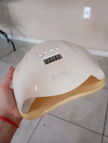 Utensílios de unha em gel